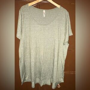 LuLaRoe Irma Heathered Green Short Sleeve Top | 2XL